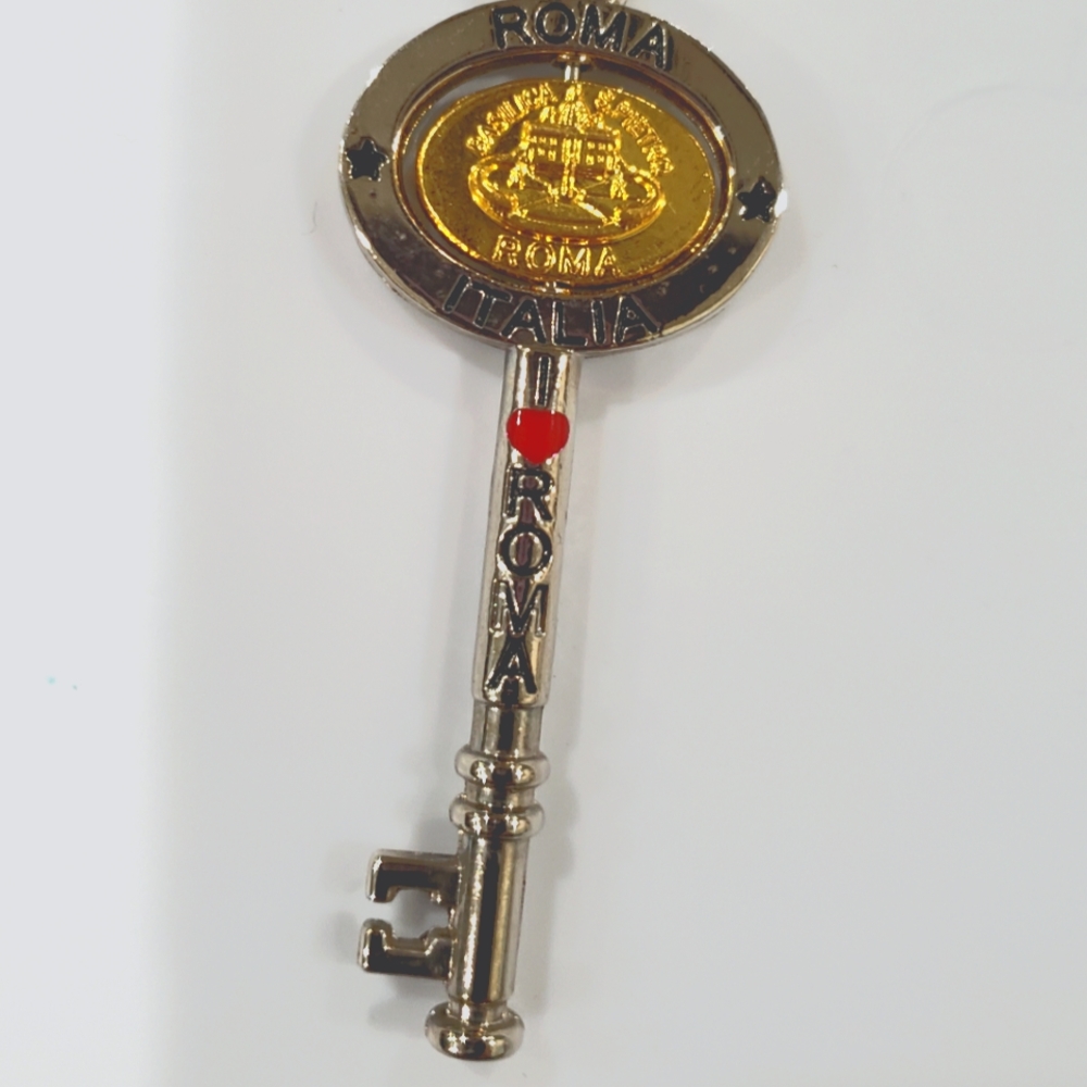 Vintage Esquelet Key Keychain Roma Italy.